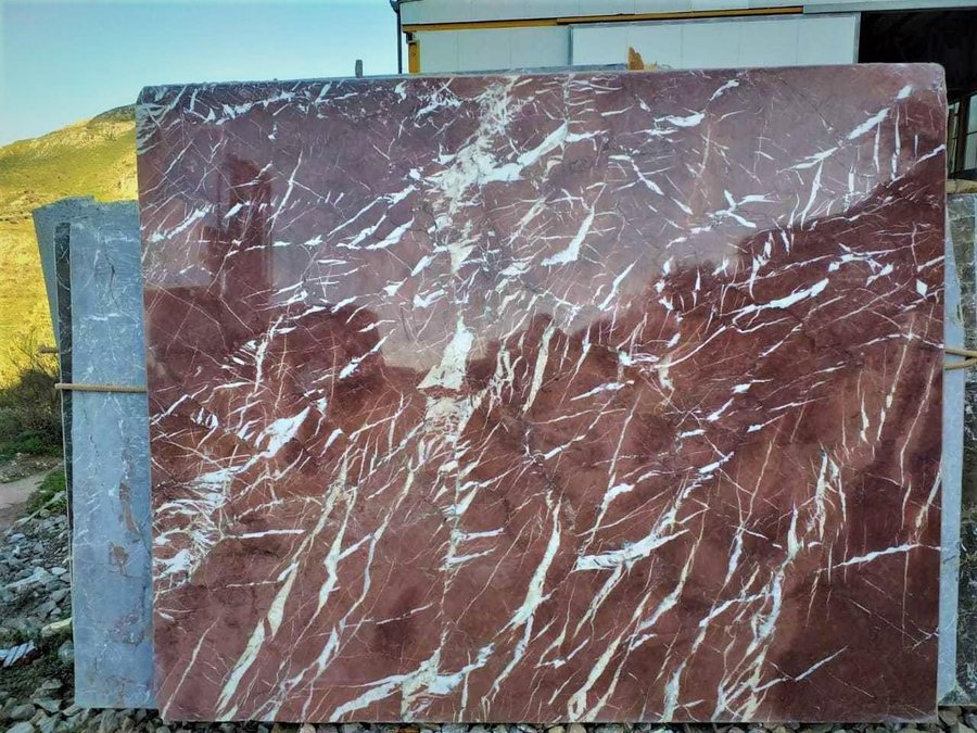 Rosso Splendido, red marble with white bioclasts